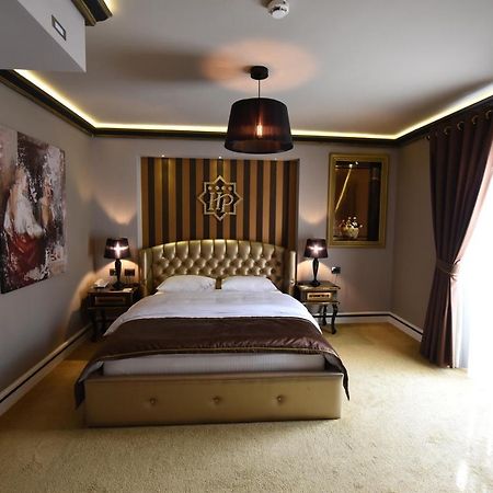 Hotel Hymeti'S Palace Pogradec Extérieur photo